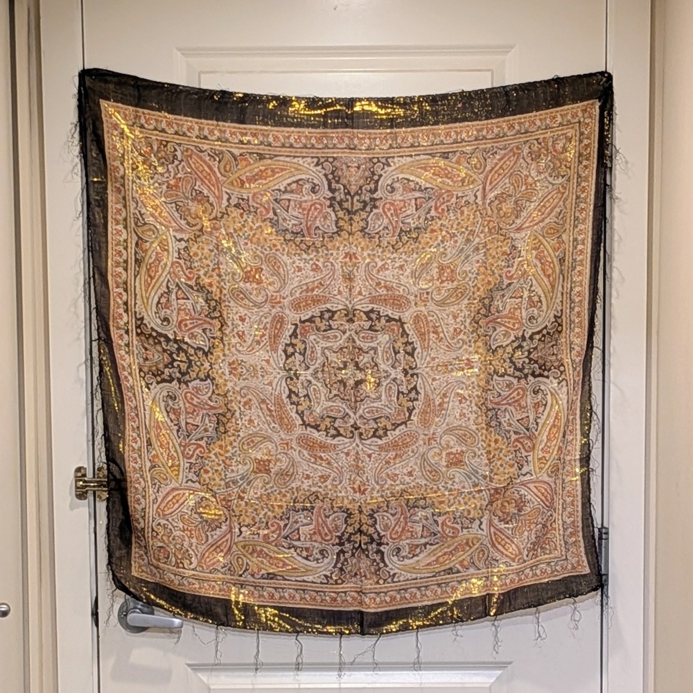 NWOT Beckwoman 37"x38" Gold Metallic Indian Cotton Square Scarf - Picture 2 of 4